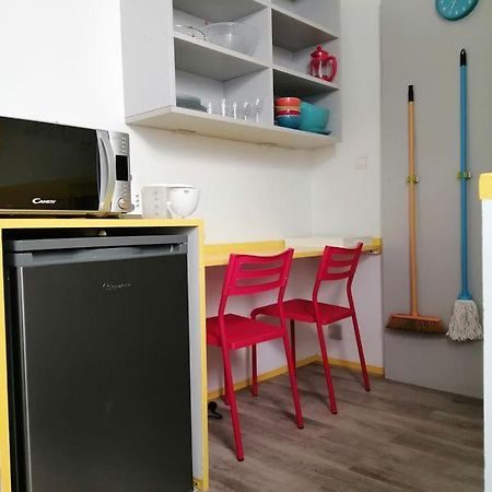 Residence Les Volets Bleus: Studio De 30 M² Classe 2 * Rochefort  Bagian luar foto