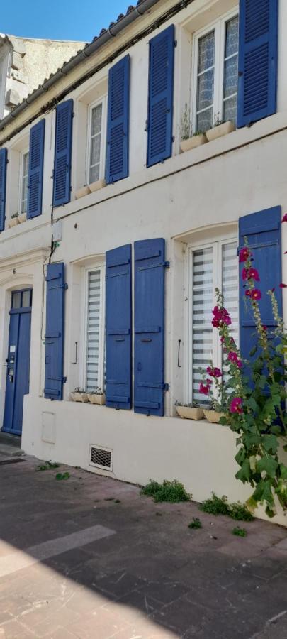 Residence Les Volets Bleus: Studio De 30 M² Classe 2 * Rochefort  Bagian luar foto